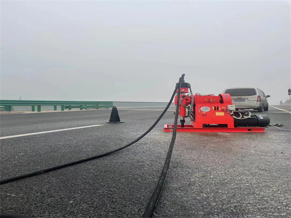 巴州马路路基路面开裂下沉注浆加固灌浆